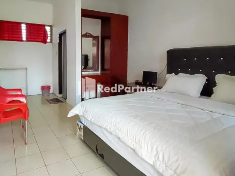 Bernard Guest House & Resto RedPartner - Foto 2