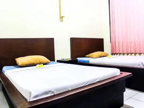 Budhi Beach Inn - Photo 2