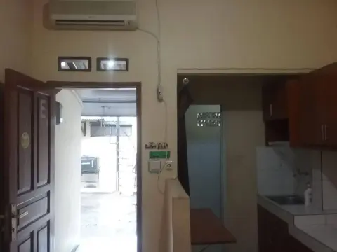 Budi House & Food Station - Photo 3