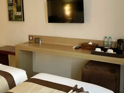 Bueno Colombo Hotel - Photo 2