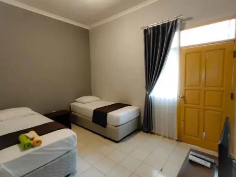 Caniga Hotel Yogyakarta - Photo 3