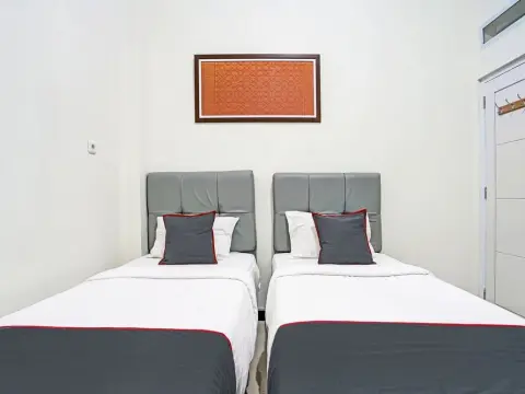 Capital O 92417 Sawahan Residence Syariah - Photo 1