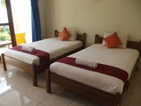 CF Komodo Hotel - Photo 3