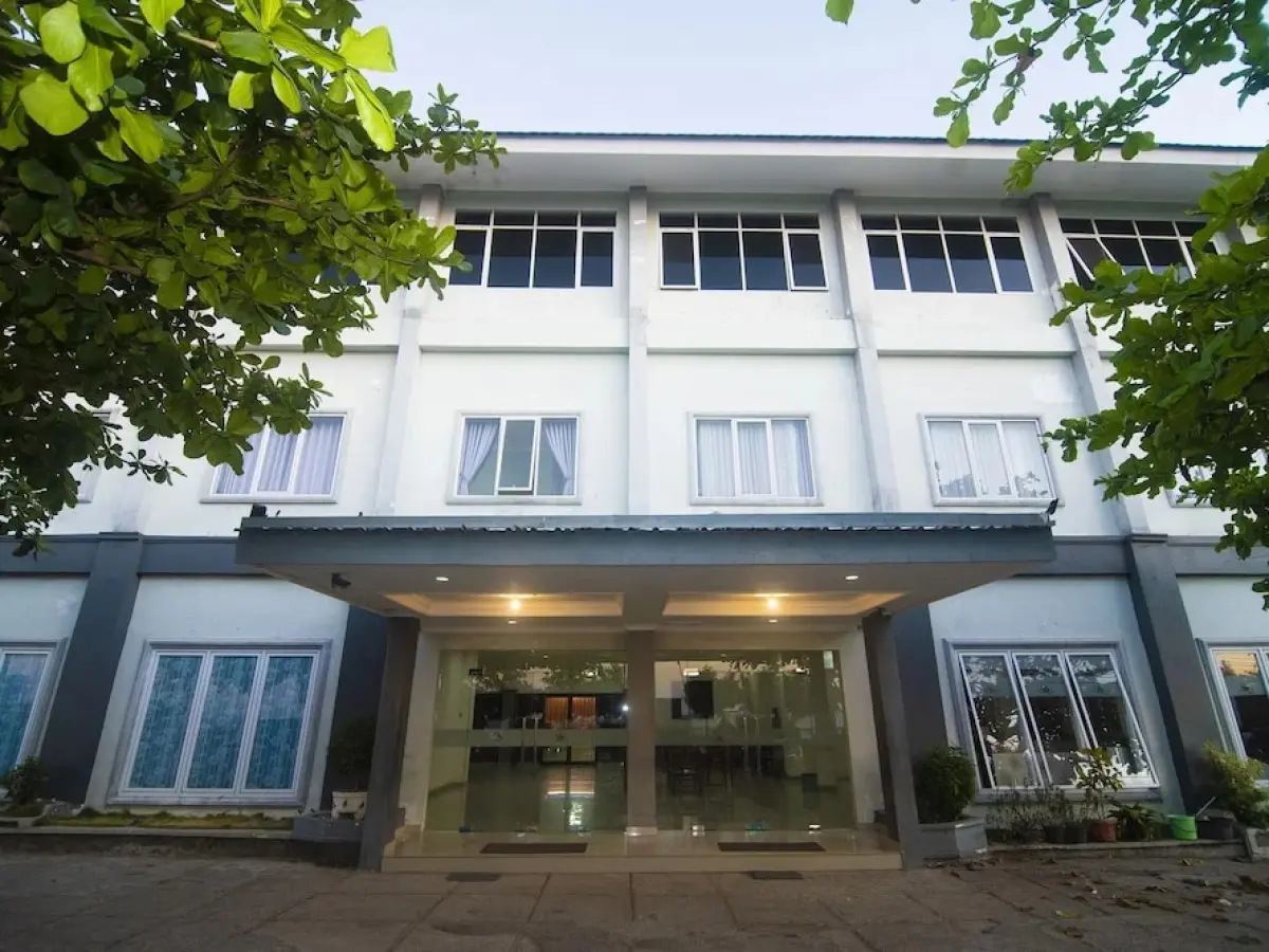 Collection O 1401 Hotel MayaNearKetapang Satu Beach