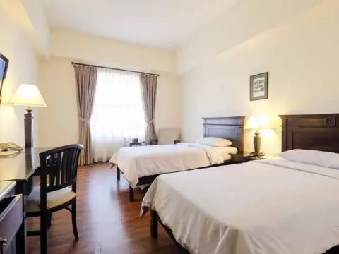 Colonial Hotel Makassar - Photo 4