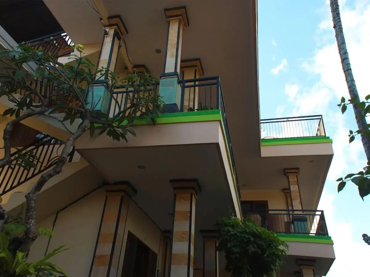 CR Tris Rooms Seminyak