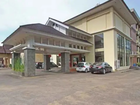 Dangau Hotel Kubu Raya - Photo 1