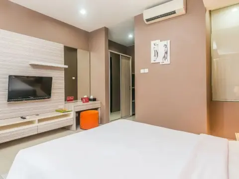 DenBukit Residence & Suite by ZEN Rooms - Photo 4