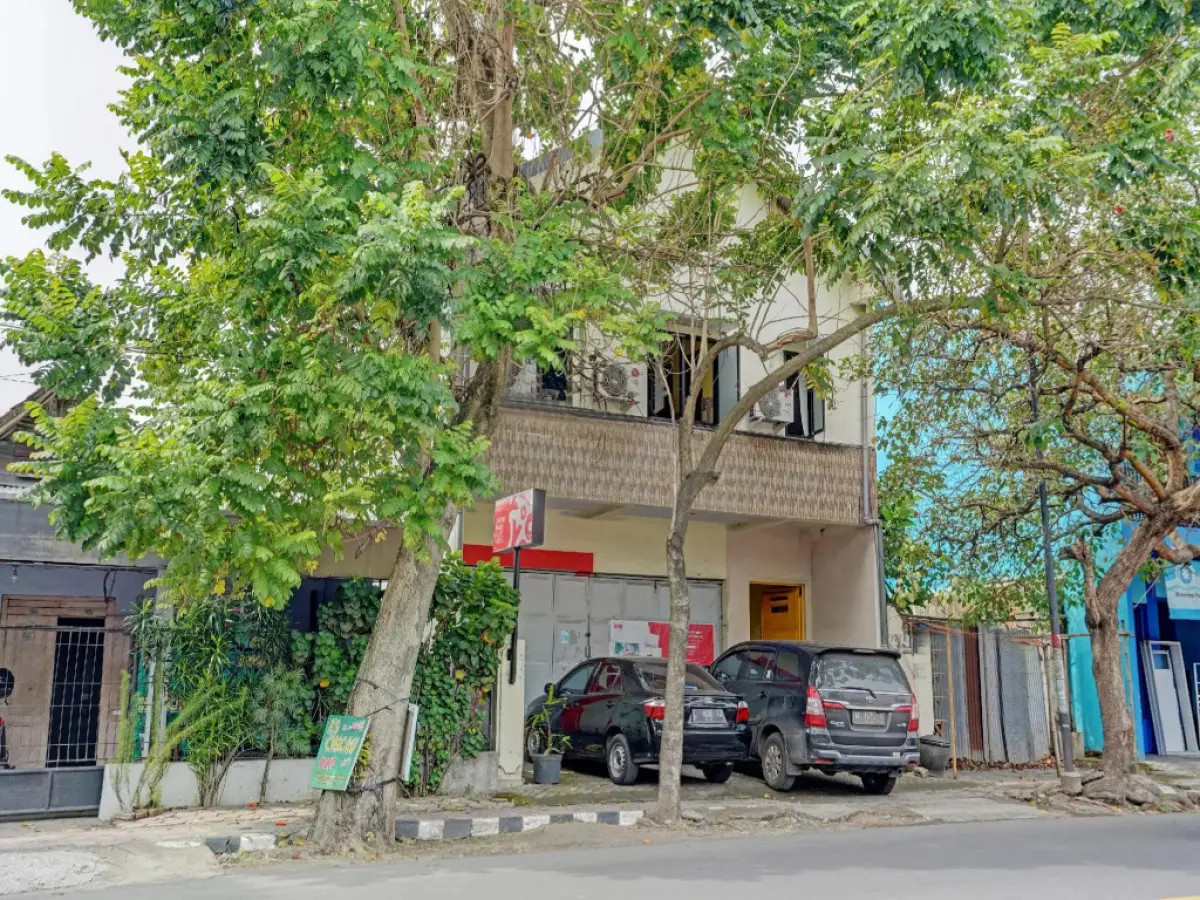 Dhoho Family Guest House by Oyo Rooms