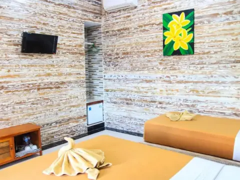 D'Tegal House - Photo 3