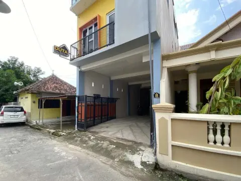 Duta Elite Kostel Syariah Near Rsud Caruban Redpartner - Photo 1