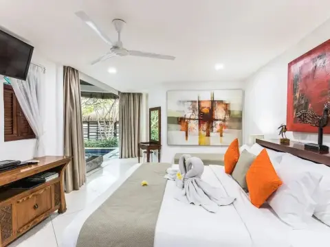 Elina Villas - Photo 1