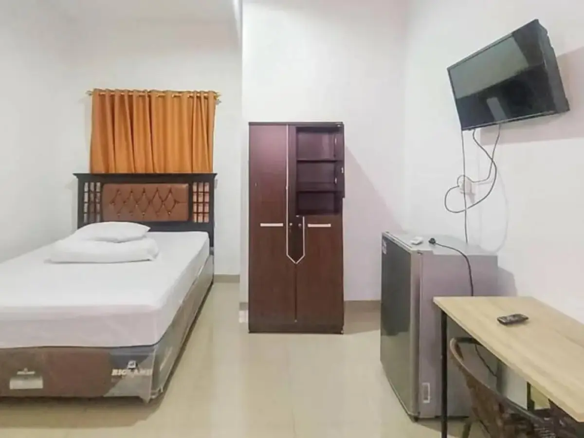 Enine Homestay Makassar RedPartner