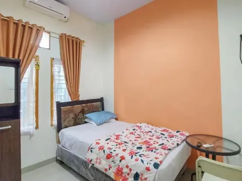 Enine Homestay Makassar RedPartner - фото 4