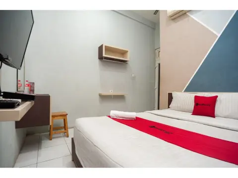 Formerly Reddoorz Near Binus Anggrek 2 - Photo 2