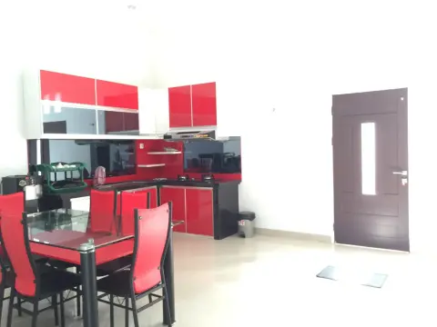 Golden Hawaii Villa Singkawang - фото 2