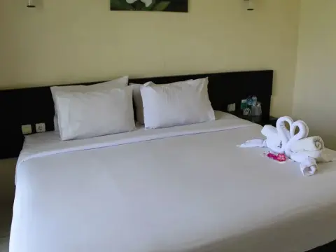 Gondang Beach Hotel - Photo 4