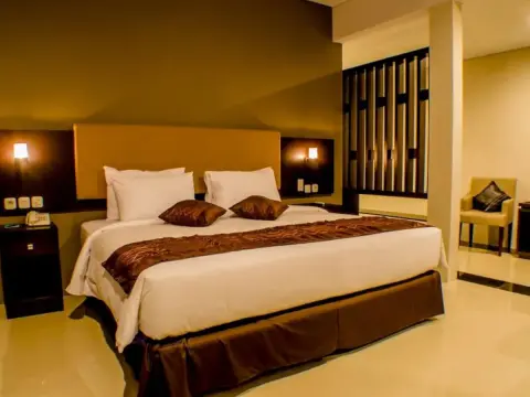 Grage Malang Hotel - Photo 2