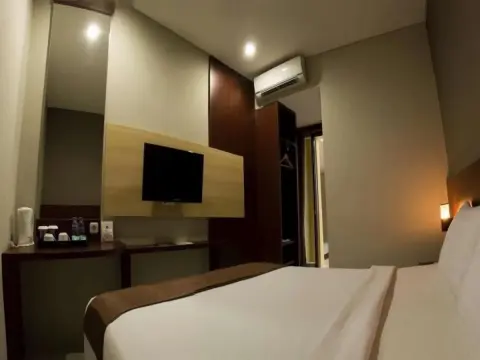 Grage Malang Hotel - Photo 4