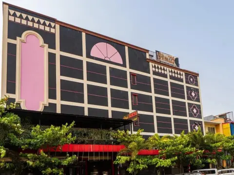 Gran Surya Hotel Cikarang - Photo 1