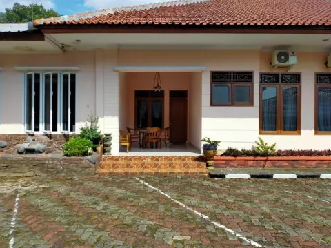 Grand Mutiara Hotel Puncak - Photo 1
