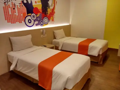 Green Red Hotel Syariah Jombang - Photo 3