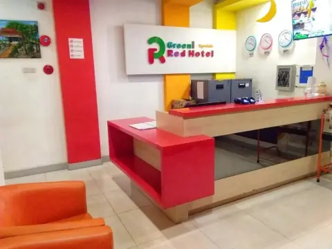 Green Red Hotel Syariah Jombang - Photo 2