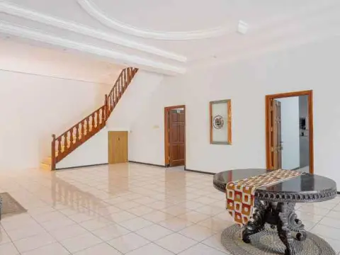 Hotel Aloha Malang - Photo 2