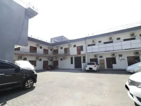 Hotel Graha Indah Surabaya - Photo 1