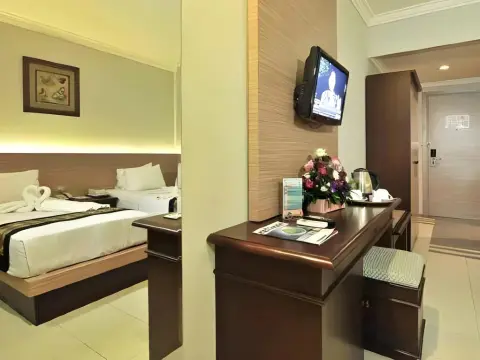 Hotel Grasia Semarang - Photo 2