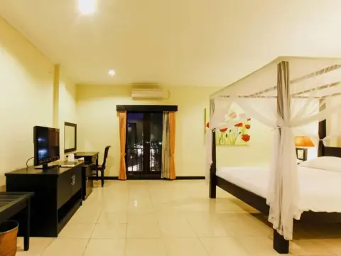 Hotel Intansari - Photo 4