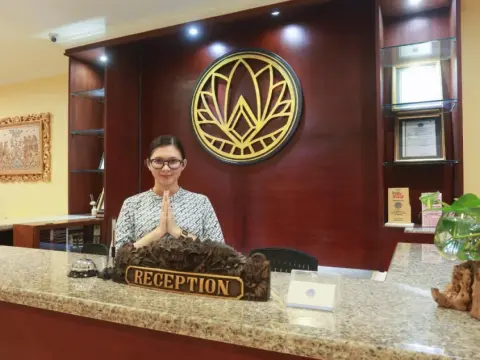 Hotel Intansari - Photo 2