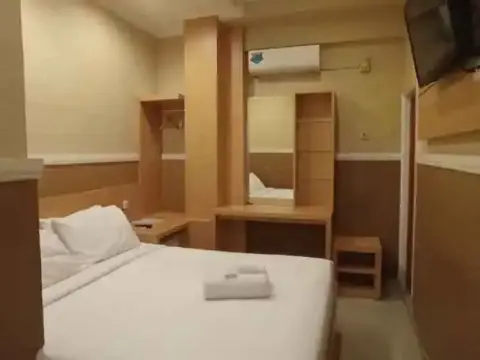 Hotel Kombokarno Malioboro - Photo 4