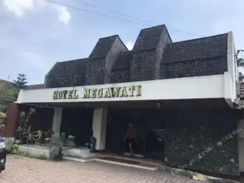 Hotel Megawati - Photo 1