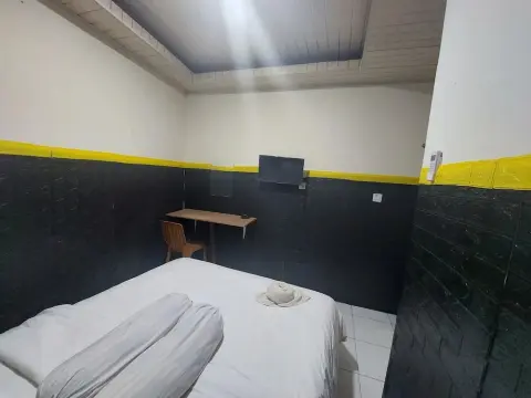 Hotel O Mahendra HomestayNearTaman Wisata Bukit Rurukan - Photo 3