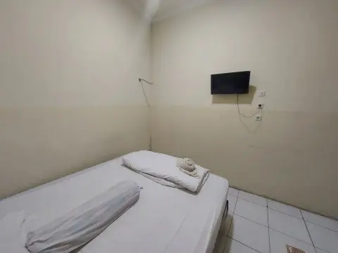 Hotel O Mahendra HomestayNearTaman Wisata Bukit Rurukan - Photo 4