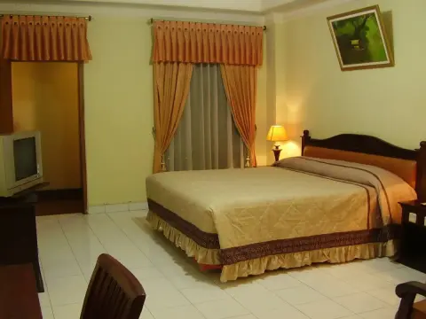 Hotel Pramesthi Solo - Photo 1
