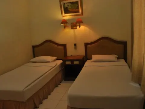 Hotel Pramesthi Solo - Photo 2