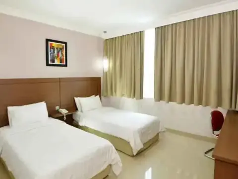 Hotel Ratu Residence - фото 4