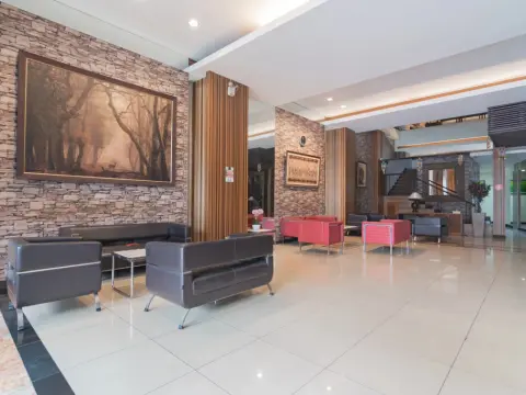Hotel Setrasari Bandung RedPartner - Photo 2