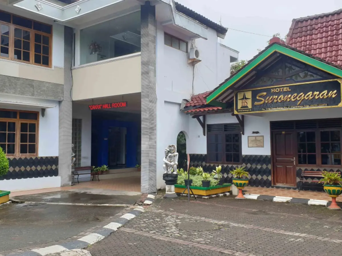 Hotel Suronegaran Purworejo RedPartner