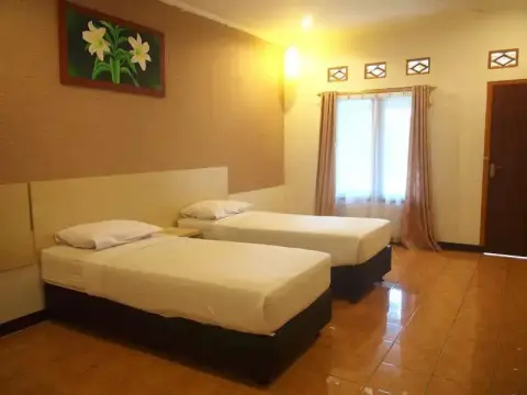 Indra Djaya Hotel - Photo 2