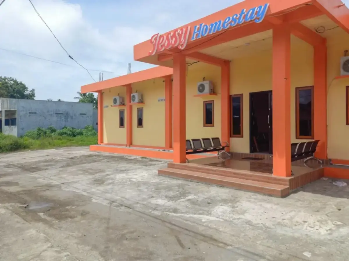 Jessy Homestay Lolak