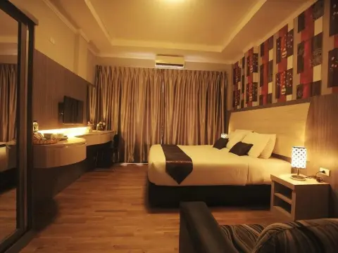 Kumala Hotel - Photo 4