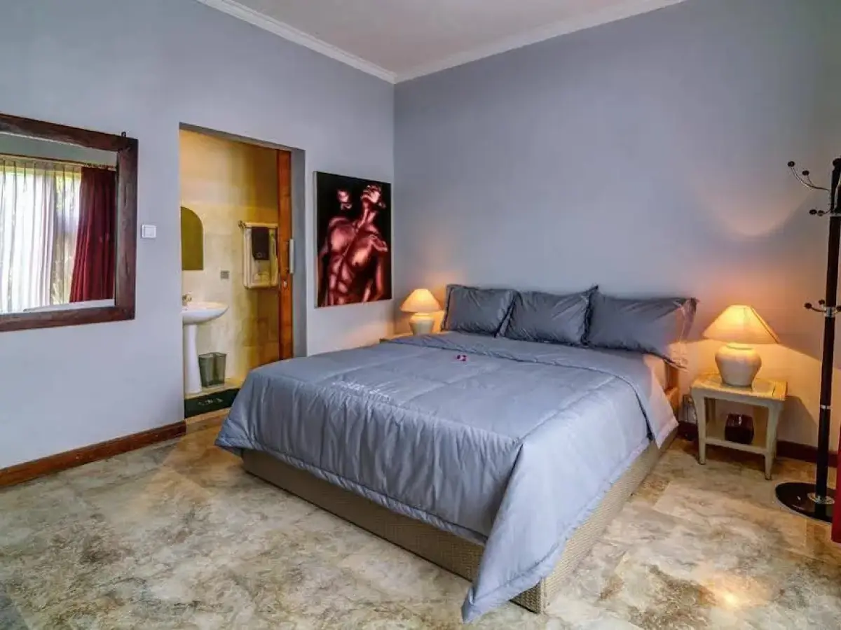Laki Uma Villa - Male Only