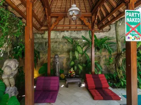 Laki Uma Villa - Male Only - Photo 3
