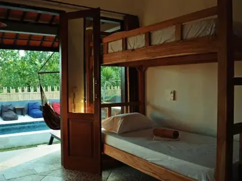 Lay Day Surf Hostel - Photo 3