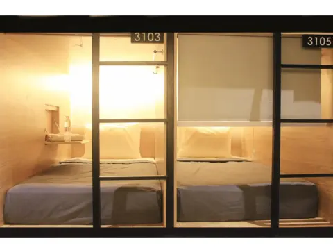 Livinn Hostel City Center Surabaya - Photo 3