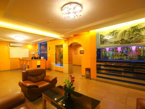 Lovina Inn Penuin Hotel - Photo 2
