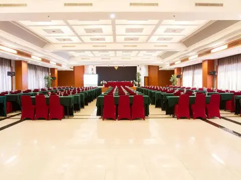 Lume'os Hotel Cempaka Putih - Photo 1